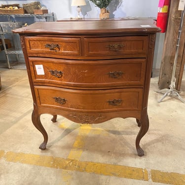 Short 3-Drawer Dresser with Carved Cabriole Feet