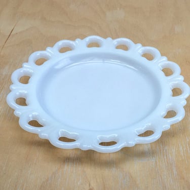 Small Scalloped Lace Edge Milk Glass Plate, Vintage White Serving Dish, Trinket Jewelry Tray, Appetizer Plate, Vintage Shabby Chic Decor 