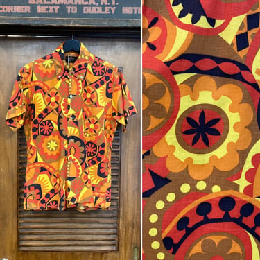 Vintage 1960’s Atomic Mod Cotton Hawaiian Pop Art Short Sleeve Shirt, 60’s Vintage Clothing 