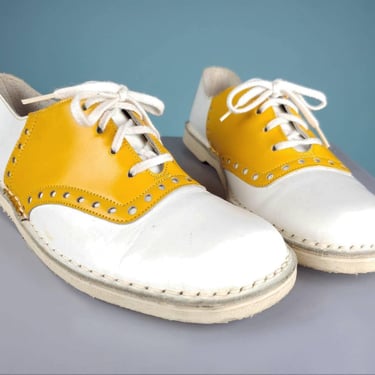 1960s mod oxford shoes. Yellow & white vintage saddle oxfords. Size 7.5 