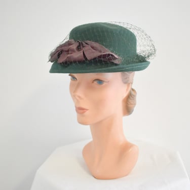 1940s Dark Green Wool Felt Hat with Brown Bow 