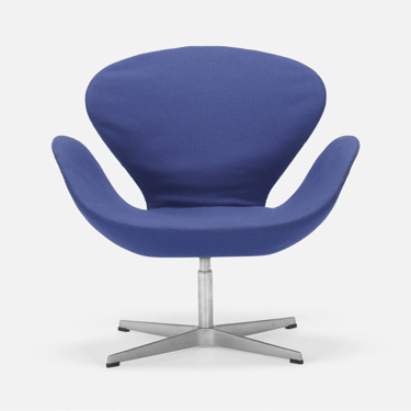 Swan chair by Arne Jacobsen