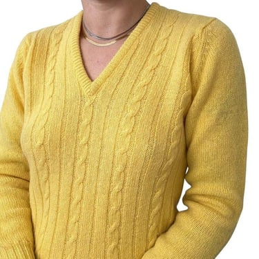 Vintage 1950s Cuzzens Womens Yellow 100% Shetland Wool Made in Scotland Sweater 