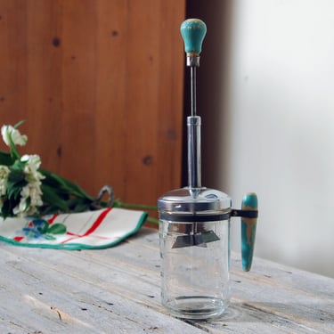 Vintage food chopper with turquoise blue wood handle / Hazel Atlas measuring glass jar / farmhouse glass measuring cup / rustic chopper 