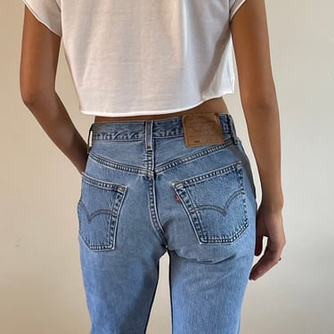 27 Levis 501 vintage jeans / vintage faded excellent condition classic high waisted button fly curvy Levis 501 0193 jeans USA | size 27 