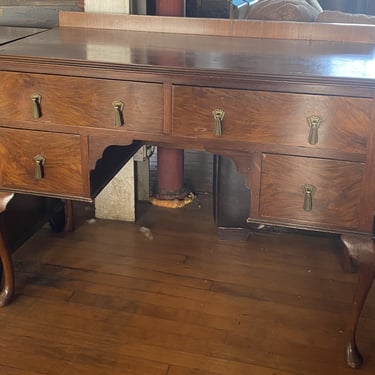 4 Drawer Desk w Deco Style Handles