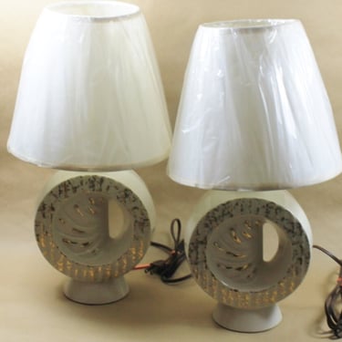 Vintage MCM White and Gold Ceramic Pottery Lamp Set Openwork 24k Gold 
