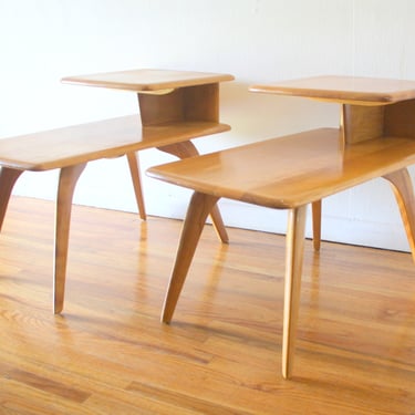 Mid Century Modern Pair of Side End Tables by Heywood Wakefield