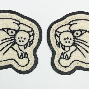 Handmade / hand embroidered off white & black felt patch - black lines panther head - vintage style - traditional tattoo flash 