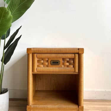 Vintage mid Century Nightstand / Endtable