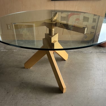 VIDUN dining table by Vico Magistretti