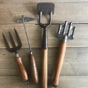 1 Rustic English Garden Tool, Onion Hoe, Wood Handle, Gardening, Planting, Farmhouse 