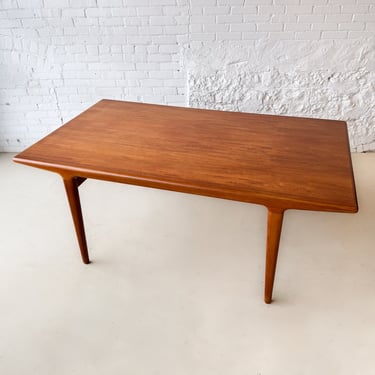 Danish Teak Dining Table with Leaves by JL Mollers Mobelfabrik