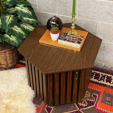 LOCAL PICKUP ONLY ———— Vintage Hexagon End Table 