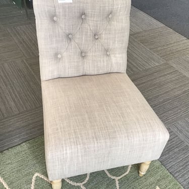 Tufted &#8216;Oatmeal&#8217; Colored Chair (Seattle)