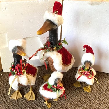 Rare Set of 4 Collectors Edition 2001 holiday duck family ~ Santa Claus outfits red velvet, white fur~ Canadian Geese Holiday Display Decor~ 