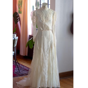 Vintage Gunne Sax-Style Wedding Dress - Country Elegance Bridal - 970s - Prairie Dress - Boho, Western, Victorian - Ivory, Lace - Train 