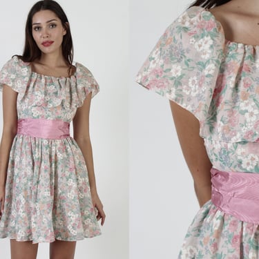 Romantic Floral Print 70s Sundress, Off Shoulder AOP Nature Material, Vintage 70s Spring Full Skirt Mini Dress With Matching Belt 