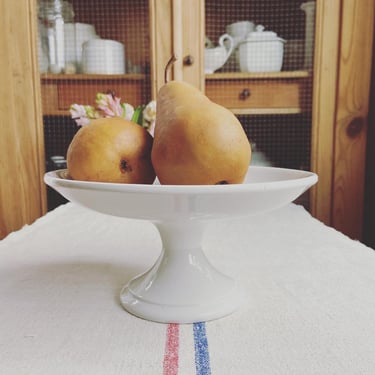 Beautiful vintage German ironstone cake stand, fruit stand from Villeroy & Boch 