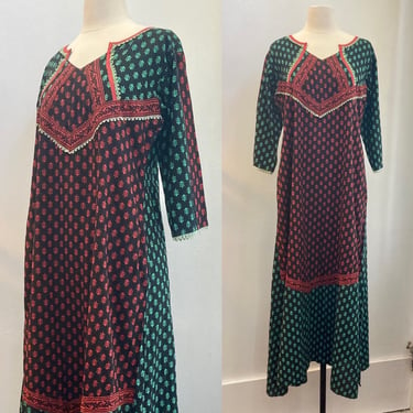 Vintage 70s CAFTAN / Indian Block Print Kaftan / EMPIRE Waist + Lace Trim Bell Sleeves + POCKETS / Cotton / Made in India 