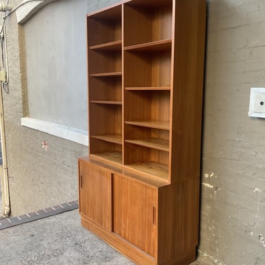 Hundevad Bookcase with Storage