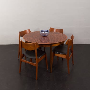 Danish Mid-century round extension dining table in Rio Palisander, Denmark, 1960s 