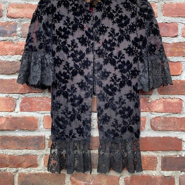Antique 1880s 1890s Victorian Black Beaded Embellished Mourning Funeral Cape Jacket Collar Womenswear Lace Satin Vintage Costume Decor by TimeBa