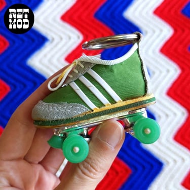 Adorable & Iconic Vintage 70s 80s Green Roller Skate Keychain 