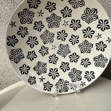 Vintage Roselane Pottery large round bowl platter Atomic stars floral black white size 11” x 2.5” 