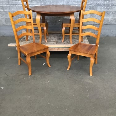 &#8217;02 Bassett Dining Table &amp; 4 Chairs (Seattle)