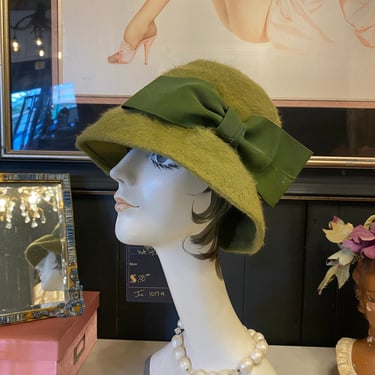 1960s hat, fuzzy mohair, cloche style, vintage 60s hat, mod, olive green, flapper style, Janyth roy, bucket hat, swinging sixties, bow hat 