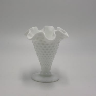 vintage fenton white hobnail vase 
