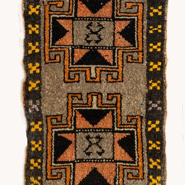 Vintage Turkish Mini Rug No. 602 | 1'8 x 2'11