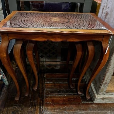 Set of three glass top nesting tables
Smallest 13.5” x 11” x 19.5”
Medium 18.5” x 13” x 20.5”
Largest 24” x 16” x 21.5”
