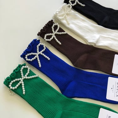 [Little Light] Pearl Ribbon Soft Fashion Socks: Black