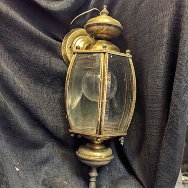 Vintage Brass Finish Wall Mount Lantern