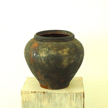 Vintage Ceramic Pot - shipping included in price! 
