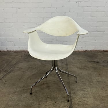 George Nelson for Herman Miller Molded chair 