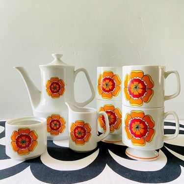 Vintage Mid Century Flower Power Mod Coffee Tea Service / Tea Set / Vintage Mugs/ Set of 4 /70s Floral Coffee Set 