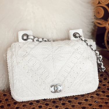 Chanel discount knitted bag