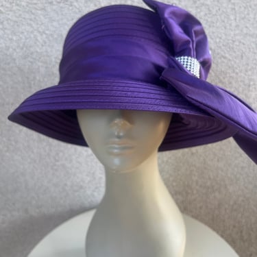 Vintage purple bucket style hat ribbon bow rhinestones Sz 23” or 7 3/8 LG by Pierre Millinery 