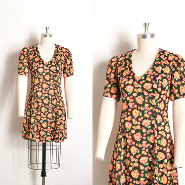 Vintage 1970s Dress / 70s Floral Print Mini Dress / Black Pink Green ( S M ) 