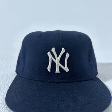 Vintage New York Yankees New ERa Fitted Hat Size 7 1/2 Baseball MLB