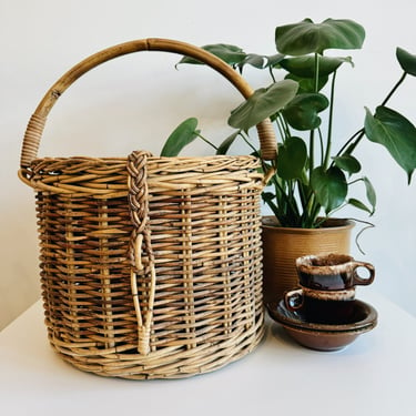 Round Handled Basket with Lid