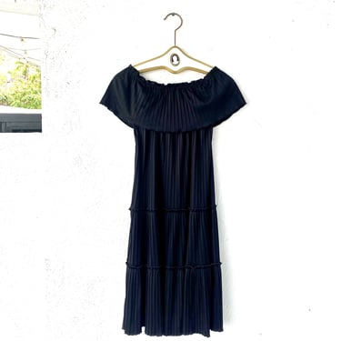 Vintage 70s Off Shoulder Tiered Dress Pleated Ruffle Black Dress 