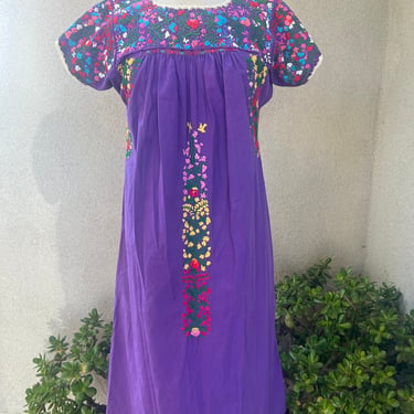 Vintage boho Mexican Oaxaca purple dress midi cotton hand embroidery Small 