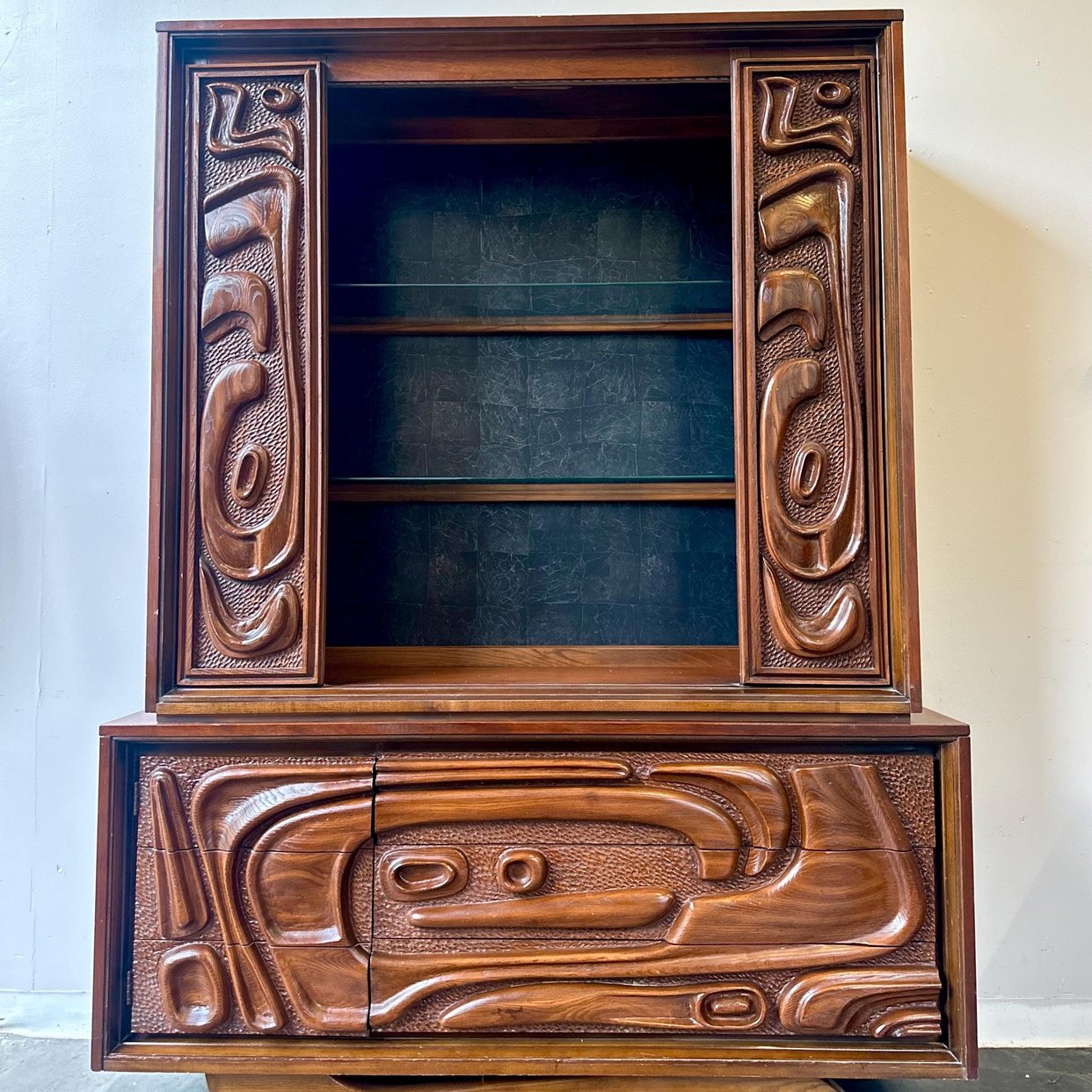 MCM Pulaski Oceanic Contour70 Witco style china cabinet | Modage