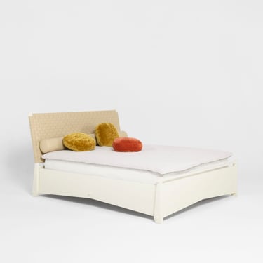 Delhos Bed Lacquer