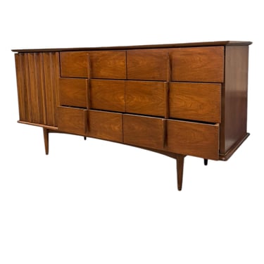 Free shipping within continental US - Vintage Mid Century Modern Solid Walnut 9 Drawer Dresser by United Furniture Dovetailed Drawers 