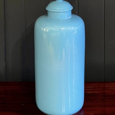 Middle Kingdom Turquoise Urn vase with lid.